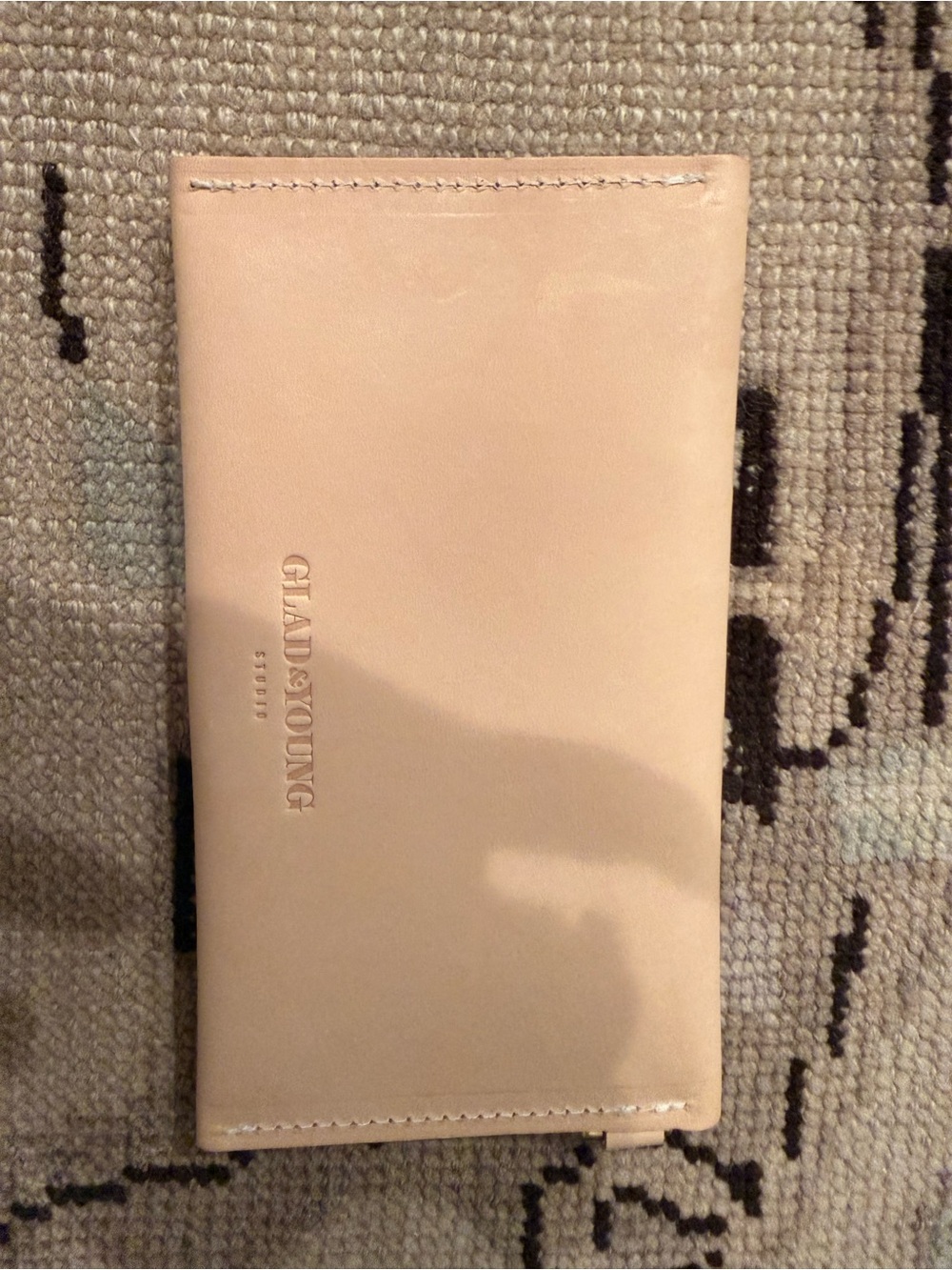 Scallop-Edge Women's Wallet in Light Nude - Picture 2 of 3